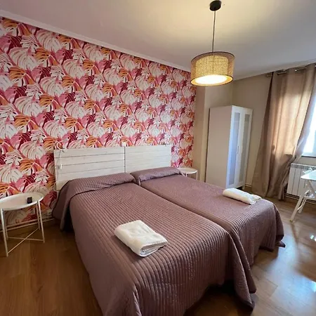 Pensión Tajahierro 2*