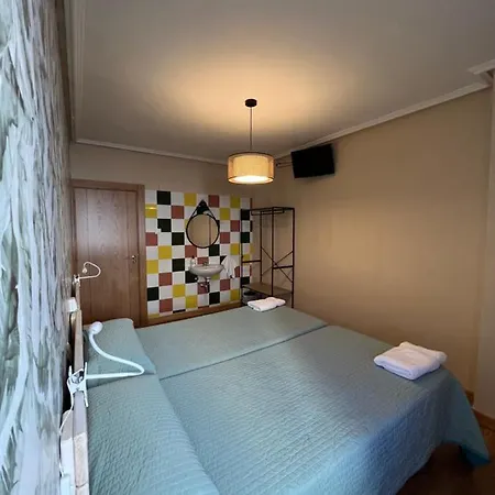 Tajahierro Pensión 2*