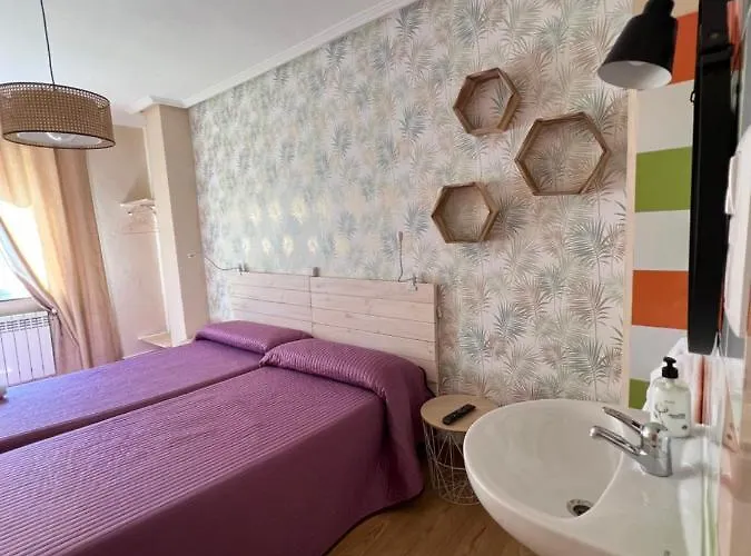 Tajahierro ゲストハウス レイノサ